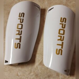 Youth shin guard size small NEW